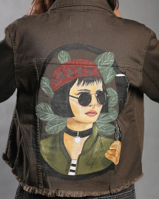 نقاشی ماتیلدا روی کت کتان از گالری دیوا 1 نقاشی ماتیلدا روی کت کتان – کت کامل